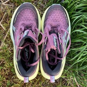ASICS Trabuco Max 4 Women's Running Shoes size: US 8 - Purple Oxide/ Cold Moss